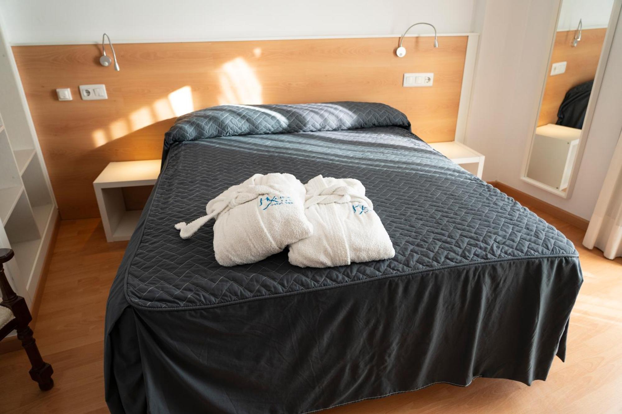 Hotel Xauen มอนตาเนคอส ภายนอก รูปภาพ